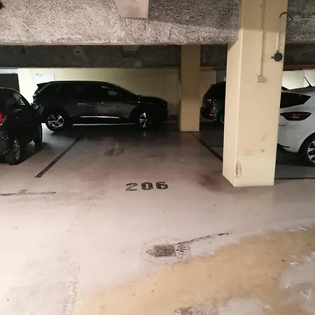 Appt Centre St Marc-possibilite De Parking Apartmán *